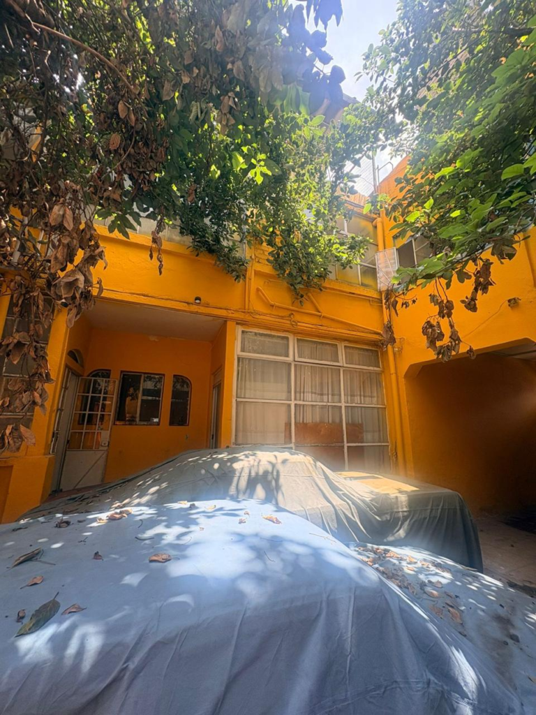 Casa en venta en San Alvaro, Azcapotzalco · 8 rec · 198 m²